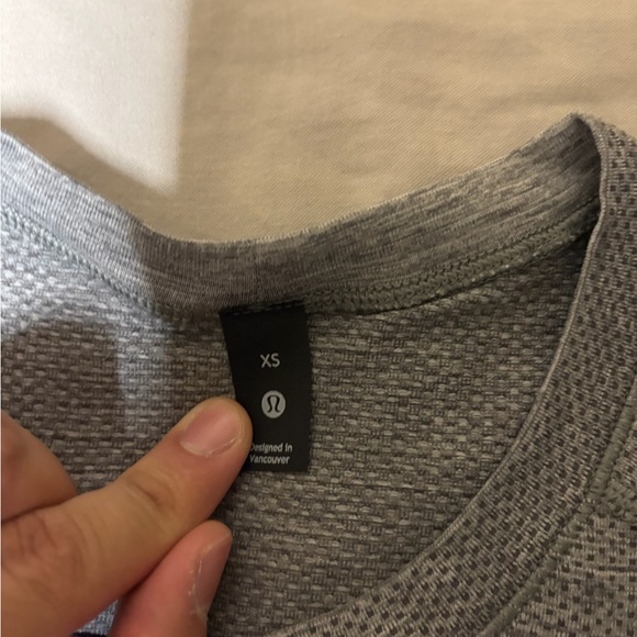 lululemon athletica Heather Gray Men's Tee - Picture 4 of 5